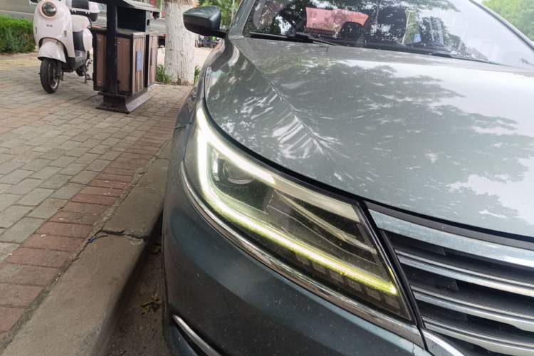Used Roewe i6 2017 20T Automatic Internet ZhiZun Edition Right Front Headlight