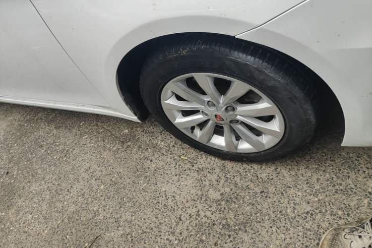 Used Roewe i6 2017 20T Manual Luxury Edition Right Front Wheel Hub