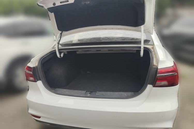 Used Roewe i6 2017 20T Manual Luxury Edition Trunk