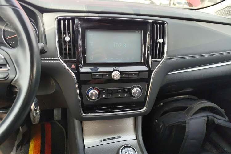 Used Roewe i6 2017 20T Manual Luxury Edition Audio And AC Panel