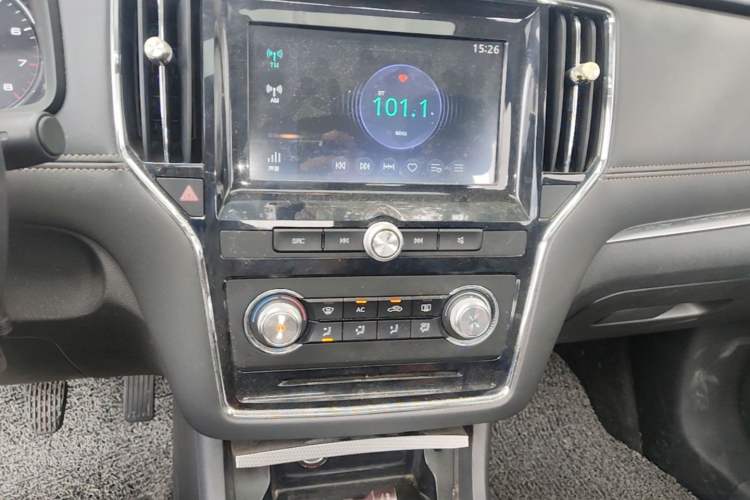 Used Roewe i6 2017 20T Manual Luxury Edition Audio And AC Panel