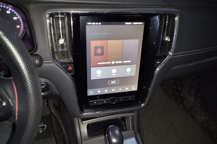 Used Roewe i6 2017 16T Automatic Connected Smart Edition Audio And AC Panel
