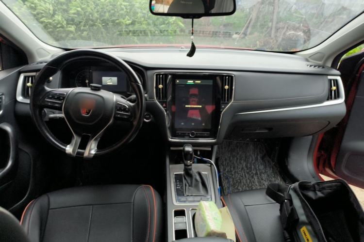 Used Roewe i6 2017 20T Automatic Internet ZhiZun Edition Center Console
