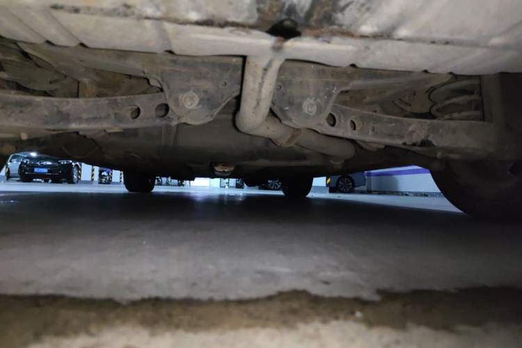 Used Roewe i6 2017 20T Automatic Internet ZhiZun Edition Chassis Rear