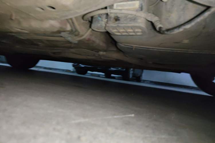 Used Roewe i6 2017 20T Automatic Internet ZhiZun Edition Chassis Rear Left