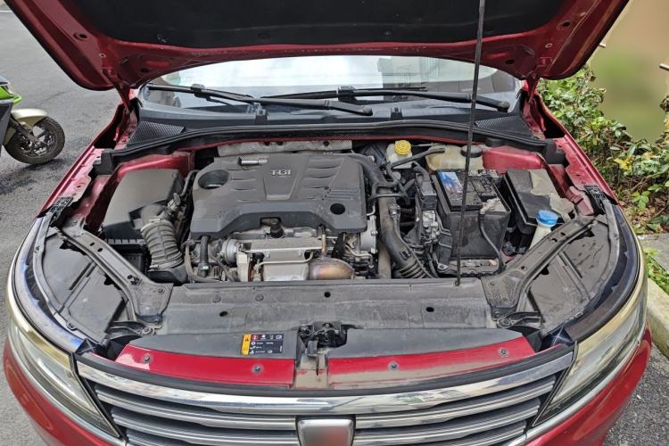 Used Roewe i6 2017 20T Automatic Internet ZhiZun Edition Engine Bay