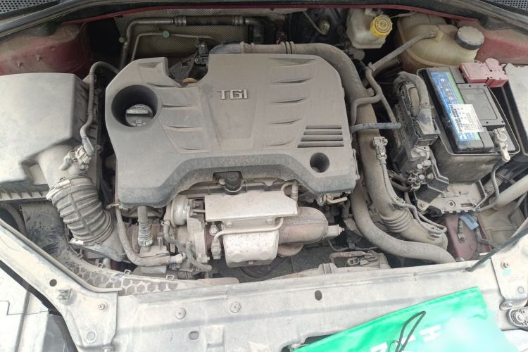 Used Roewe i6 2017 20T Automatic Flagship Edition Engine Bay