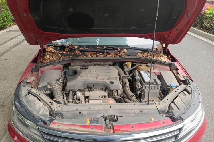 Used Roewe i6 2017 20T Automatic Flagship Edition Engine Bay