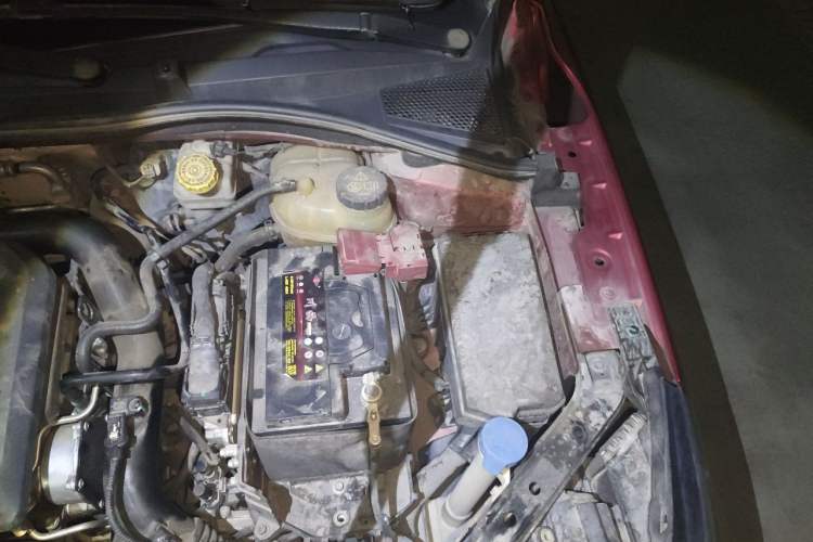 Used Roewe i6 2017 20T Automatic Flagship Edition Engine Bay Left
