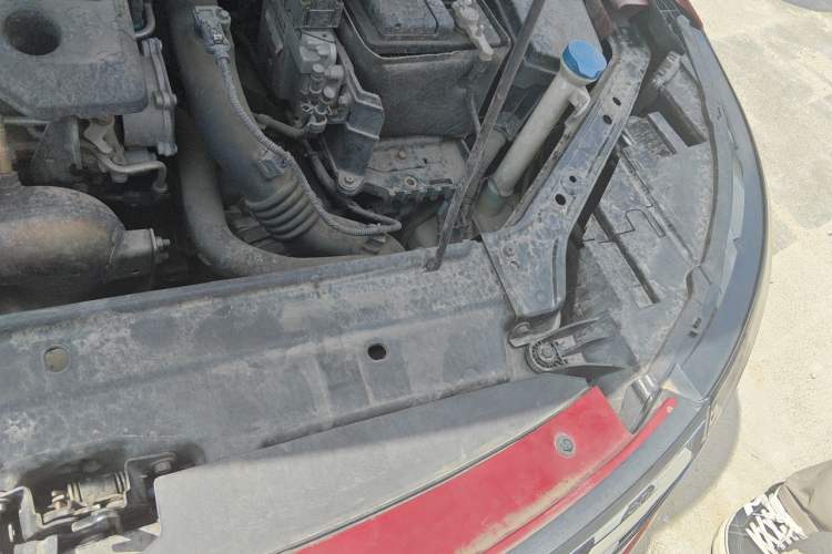 Used Roewe i6 2017 20T Automatic Flagship Edition Engine Bay Left