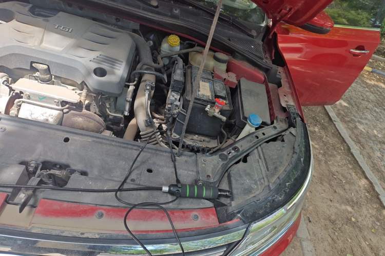 Used Roewe i6 2017 20T Automatic Internet ZhiZun Edition Engine Bay Left