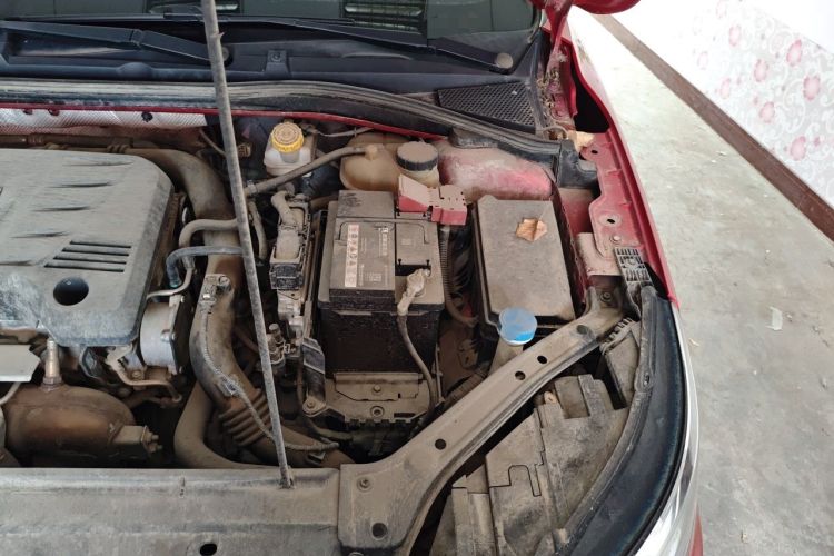 Used Roewe i6 2017 20T Automatic Flagship Edition Engine Bay Left