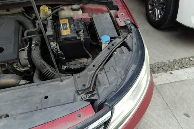 Used Roewe i6 2017 20T Automatic Flagship Edition Engine Bay Left