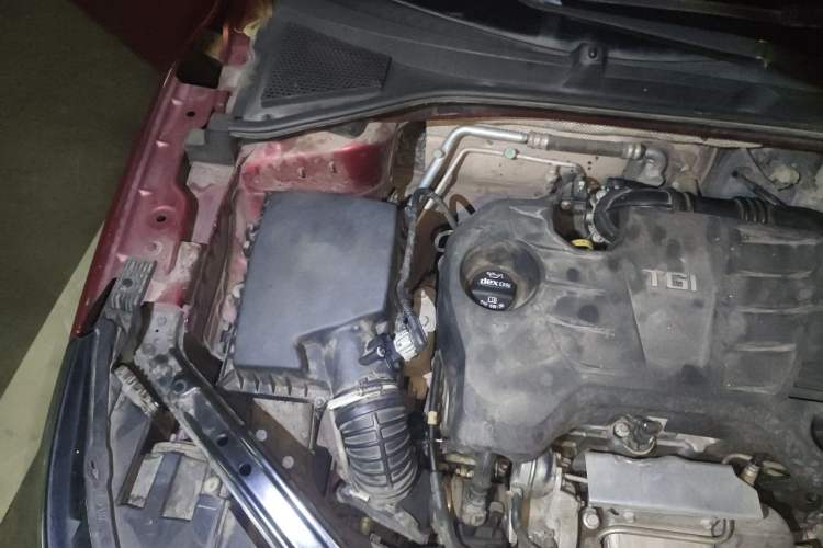 Used Roewe i6 2017 20T Automatic Flagship Edition Engine Bay Right