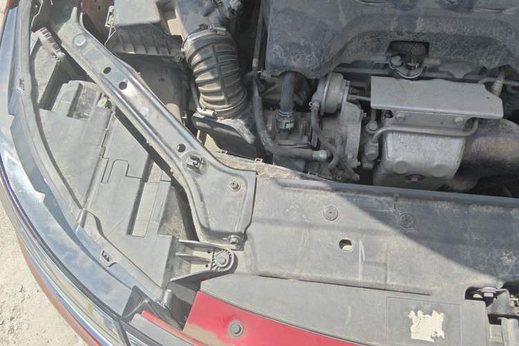 Used Roewe i6 2017 20T Automatic Flagship Edition Engine Bay Right