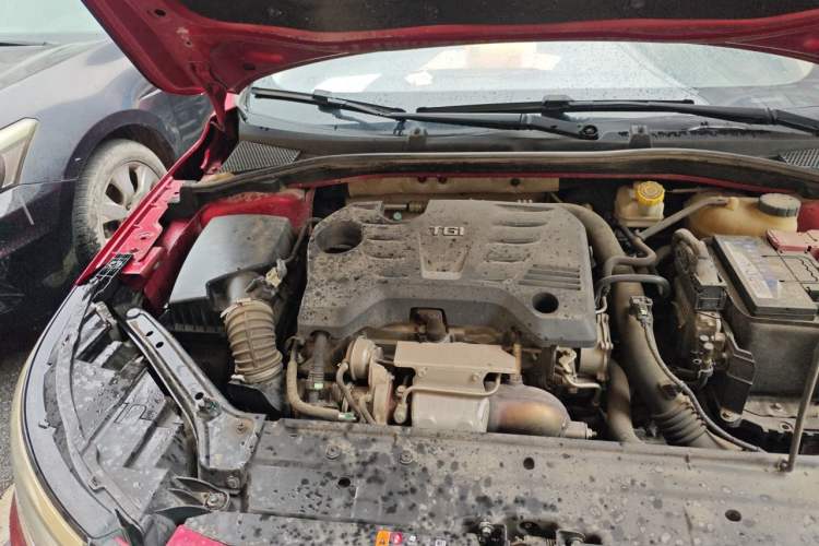 Used Roewe i6 2017 20T Automatic Internet Smart Edition Engine Bay Right