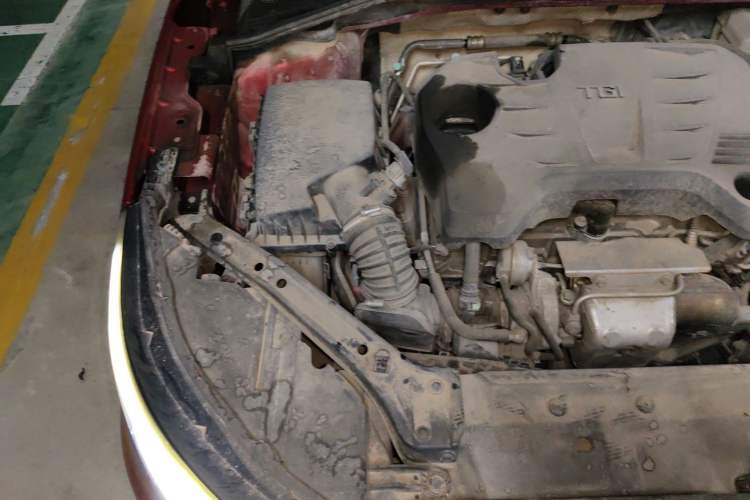 Used Roewe i6 2017 20T Automatic Internet ZhiZun Edition Engine Bay Right