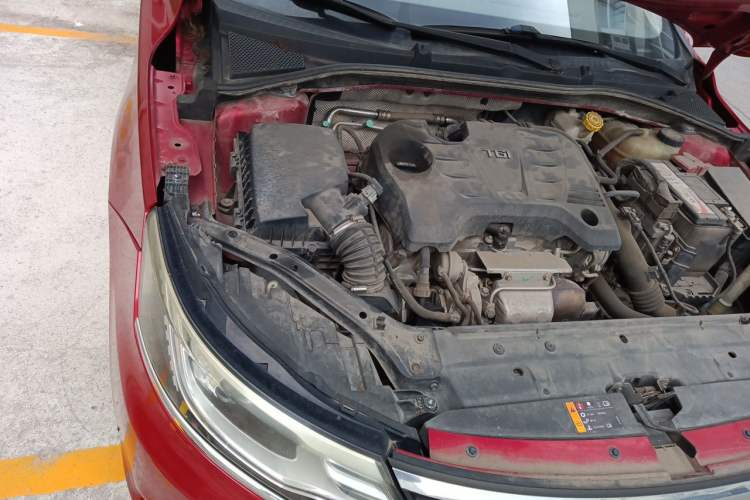 Used Roewe i6 2017 20T Automatic Internet Smart Edition Engine Bay Right