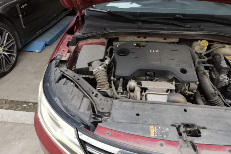 Used Roewe i6 2017 20T Automatic Flagship Edition Engine Bay Right