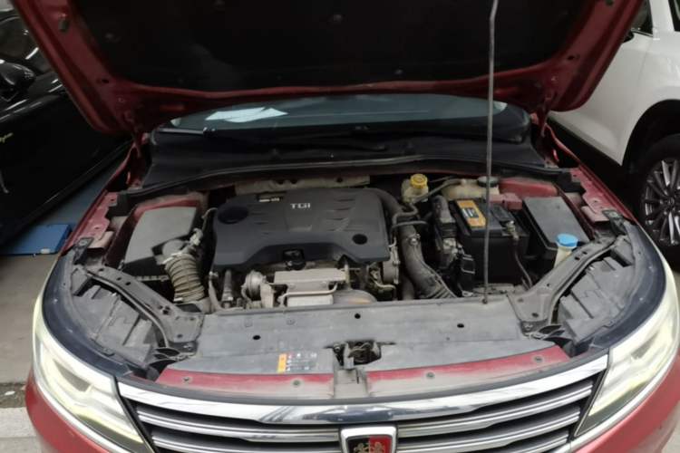 Used Roewe i6 2017 20T Automatic Flagship Edition Engine Bay