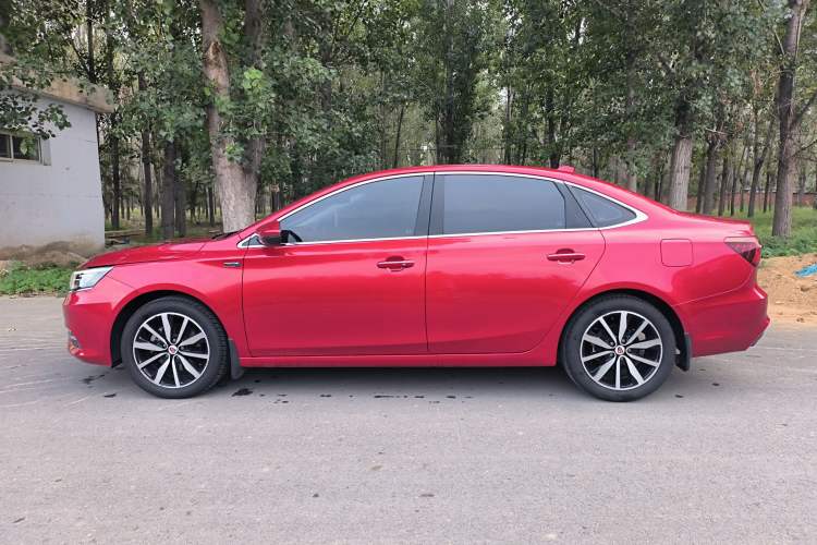 Used Roewe i6 2017 20T Automatic Internet ZhiZun Edition Exterior 5