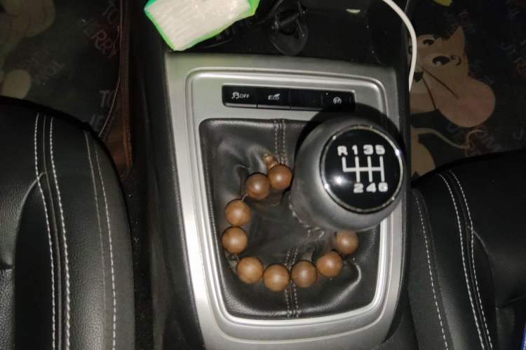 Used Roewe i6 2017 16T Manual Luxury Edition Gear Lever