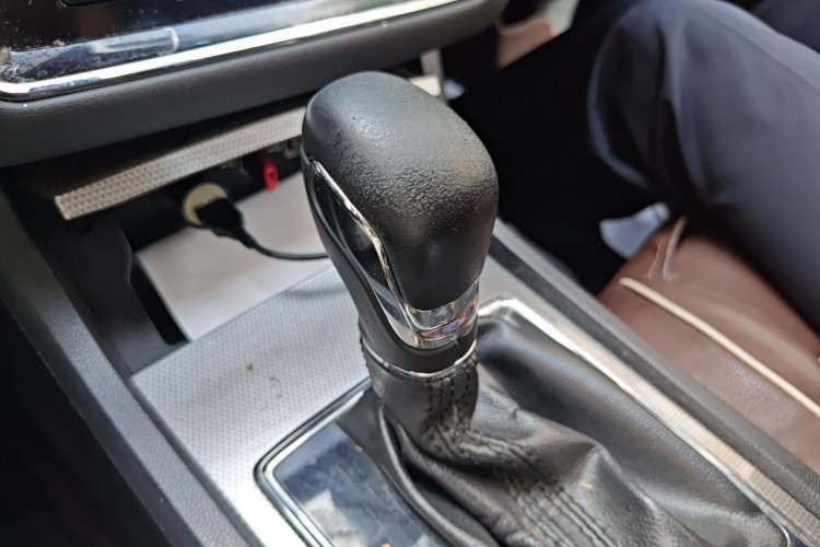Used Roewe i6 2017 20T Automatic Internet ZhiZun Edition Gear Lever