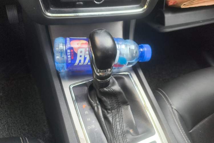 Used Roewe i6 2017 20T Automatic Internet Smart Edition Gear Lever