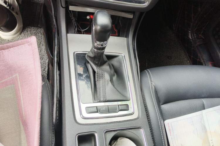Used Roewe i6 2017 20T Automatic Internet Smart Edition Gear Lever