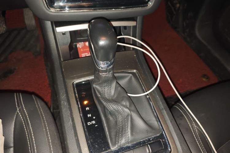 Used Roewe i6 2017 20T Automatic Flagship Edition Gear Lever