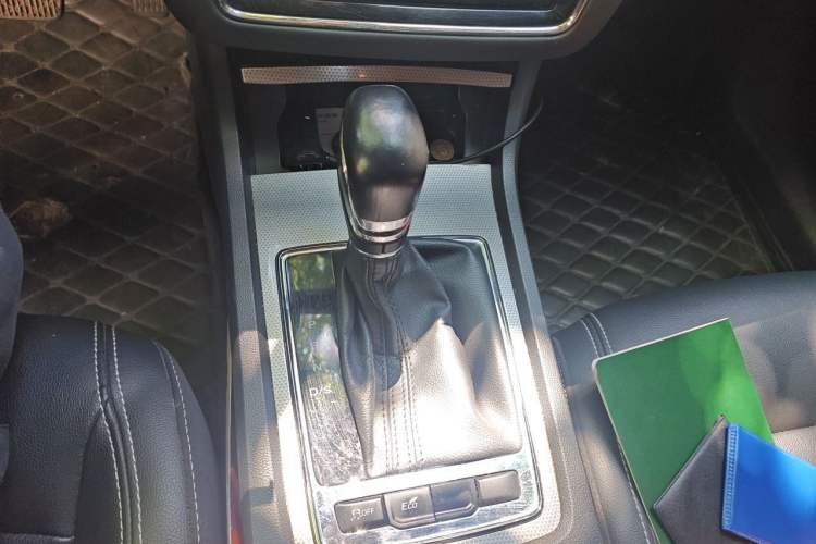 Used Roewe i6 2017 20T Automatic Internet ZhiZun Edition Gear Lever