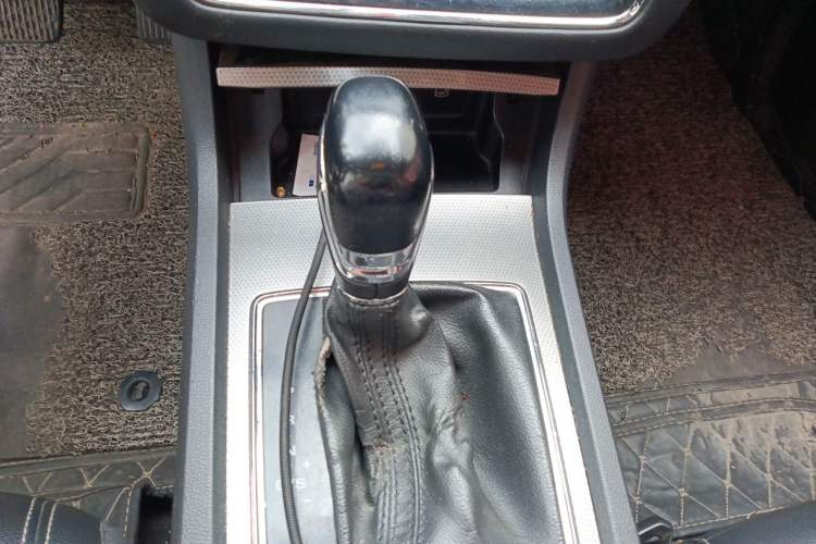 Used Roewe i6 2017 20T Automatic Internet Smart Edition Gear Lever