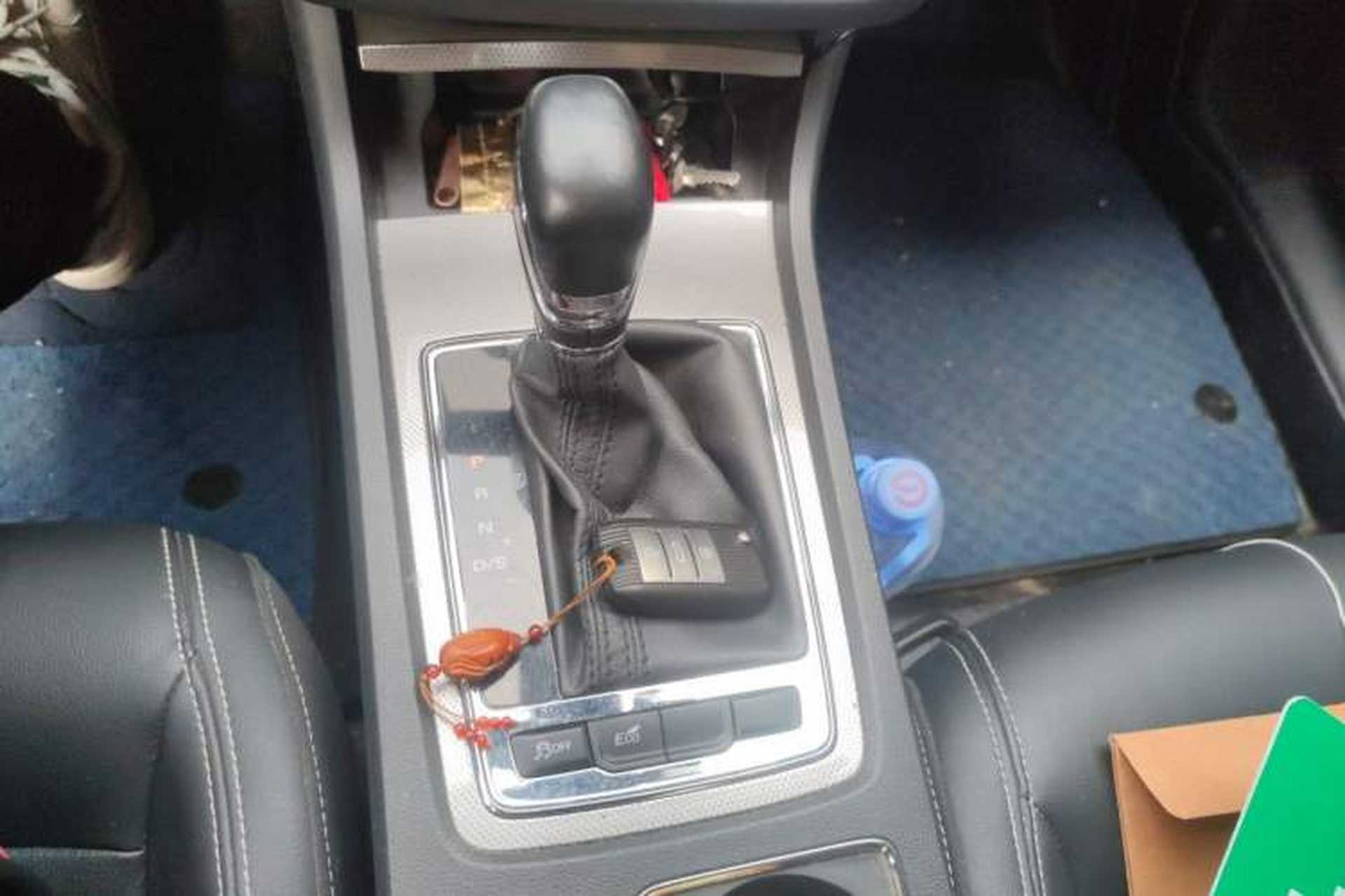 Used Roewe i6 2017 20T Automatic Internet Smart Edition Gear Lever