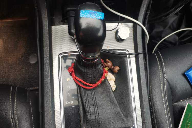 Used Roewe i6 2017 20T Automatic Flagship Edition Gear Lever