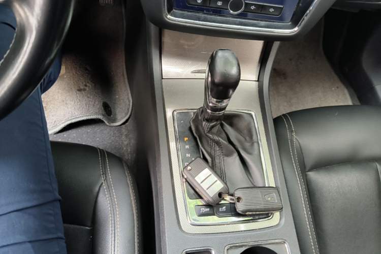 Used Roewe i6 2017 20T Automatic Internet Smart Edition Gear Lever