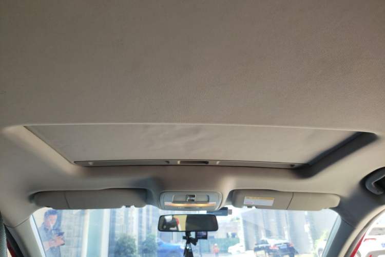 Used Roewe i6 2017 20T Automatic Internet Smart Edition Headliner