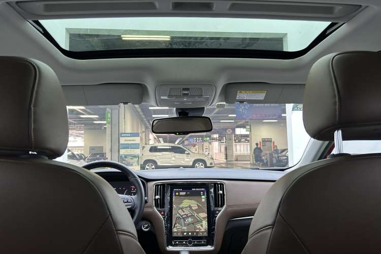 Used Roewe i6 2017 20T Automatic Internet ZhiZun Edition Headliner