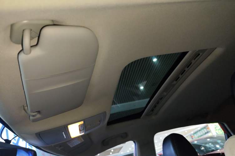 Used Roewe i6 2017 20T Automatic Flagship Edition Headliner