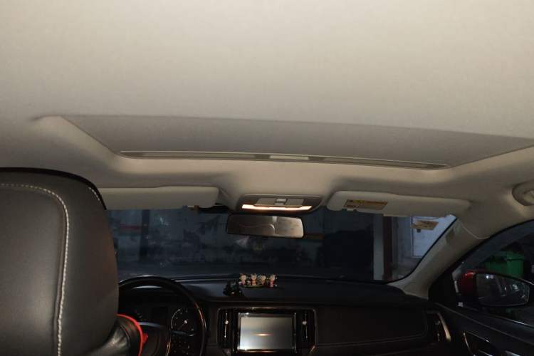 Used Roewe i6 2017 20T Automatic Flagship Edition Headliner