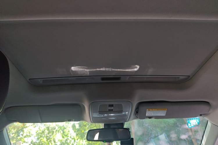Used Roewe i6 2017 20T Automatic Internet ZhiZun Edition Headliner