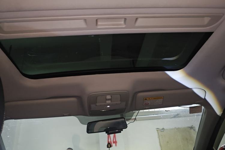 Used Roewe i6 2017 20T Automatic Internet ZhiZun Edition Headliner