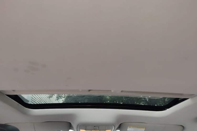 Used Roewe i6 2017 20T Manual Luxury Edition Headliner