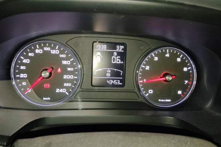 Used Roewe i6 2017 16T Manual Luxury Edition Instrument Cluster