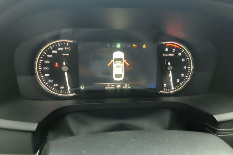 Used Roewe i6 2017 20T Automatic Internet ZhiZun Edition Instrument Cluster