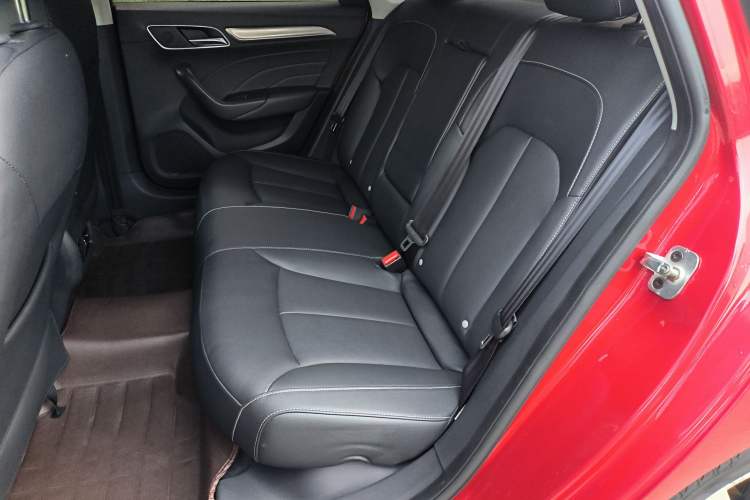 Used Roewe i6 2017 20T Automatic Internet ZhiZun Edition Interior 1