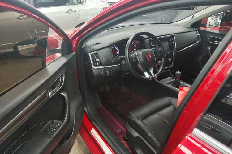 Used Roewe i6 2017 20T Manual Luxury Edition Interior 2