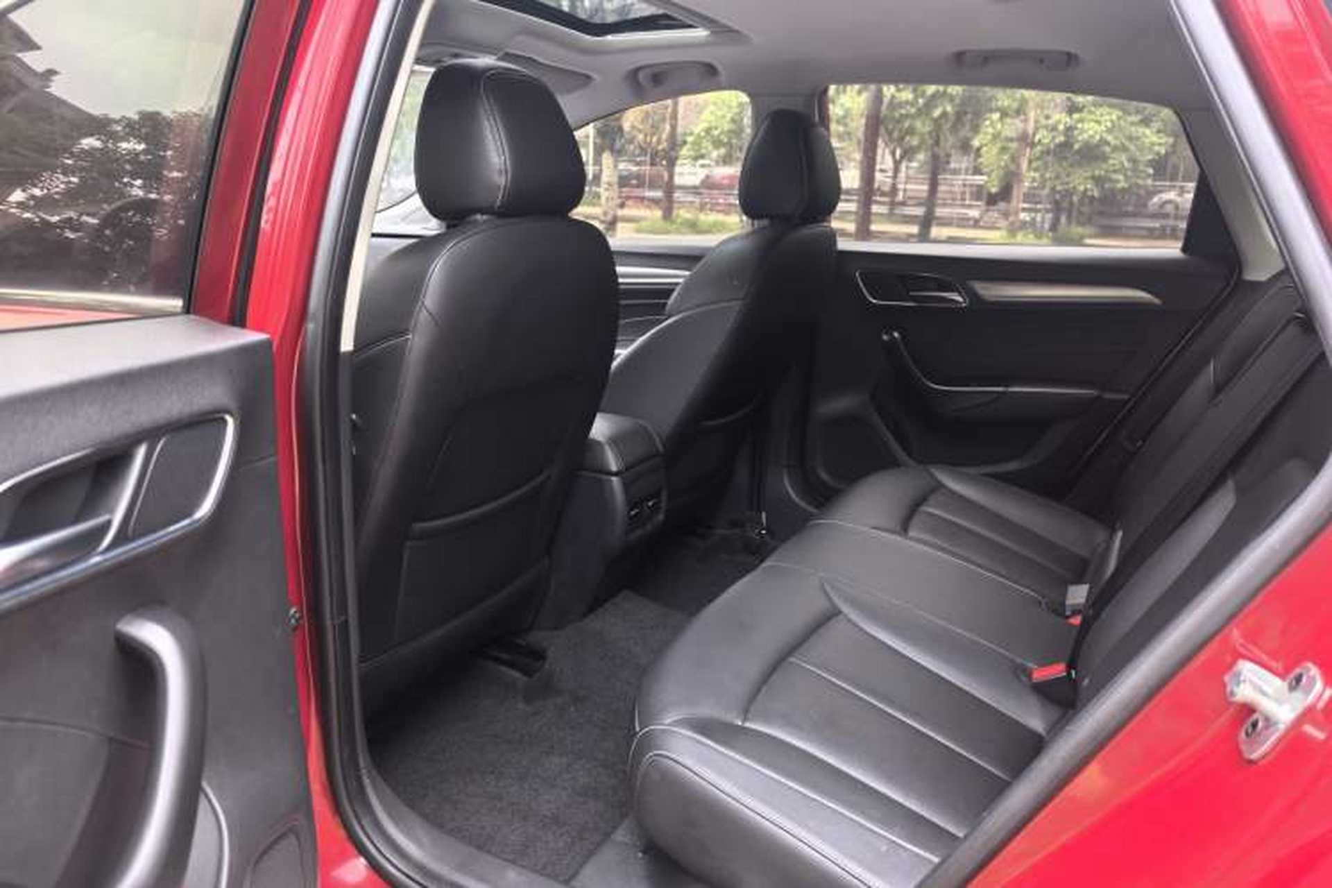 Used Roewe i6 2017 20T Automatic Internet ZhiZun Edition Interior 6