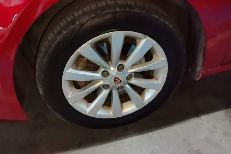 Used Roewe i6 2017 20T Automatic Internet Smart Edition Left Front Wheel Hub