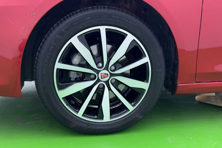 Used Roewe i6 2017 20T Automatic Internet ZhiZun Edition Left Front Wheel Hub