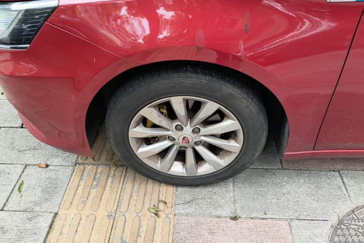 Used Roewe i6 2017 20T Automatic Internet Smart Edition Left Front Wheel Hub